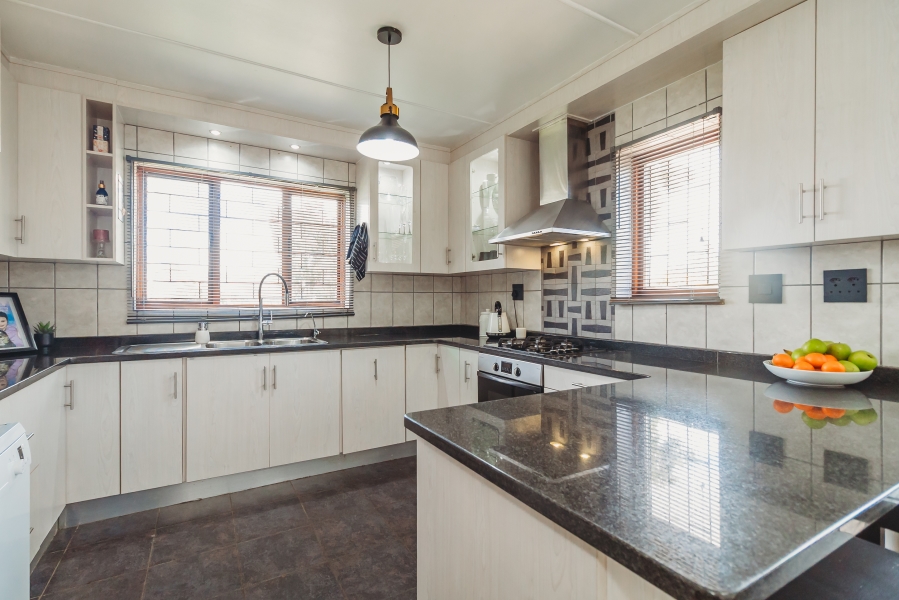 3 Bedroom Property for Sale in Bos En Dal Western Cape